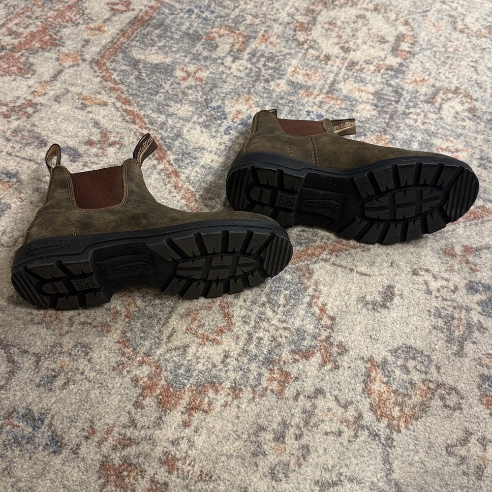 Blundstone Brown Leather Chelsea Boots - Picture 4 of 8